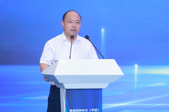 浙江省平湖市委书记仲旭东代表平湖市委,市政府致辞表示,赛迪科创中心