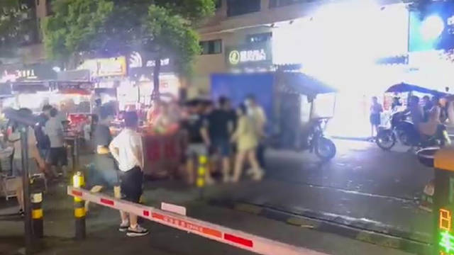 因被质疑缺斤少两商家喊人殴打顾客 派出所介入调查|殴打|派出所|顾客_新浪新闻