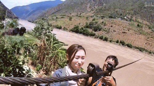 “两季了，最让我害怕的还是去年在怒江溜索这一幕。” 《无穷之路》系列画面