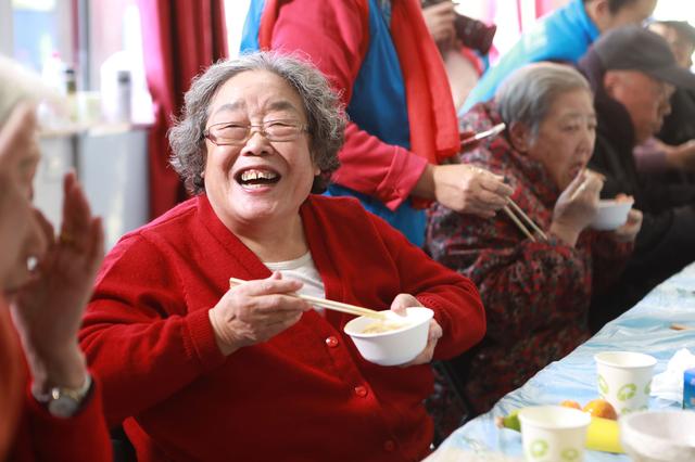 近30年，四川平均預(yù)期壽命提升11.5歲