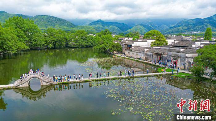 端午假期世界文化遗产地安徽黟县迎客流“小高峰”|安徽省|世界文化遗产|宏村_新浪新闻