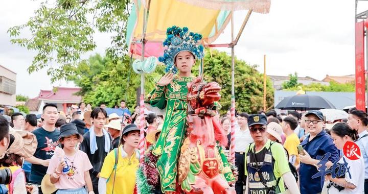 上万人观赏!中山崖口飘色巡游美食嘉年华启幕|中山市|非遗|汉服_新浪新闻
