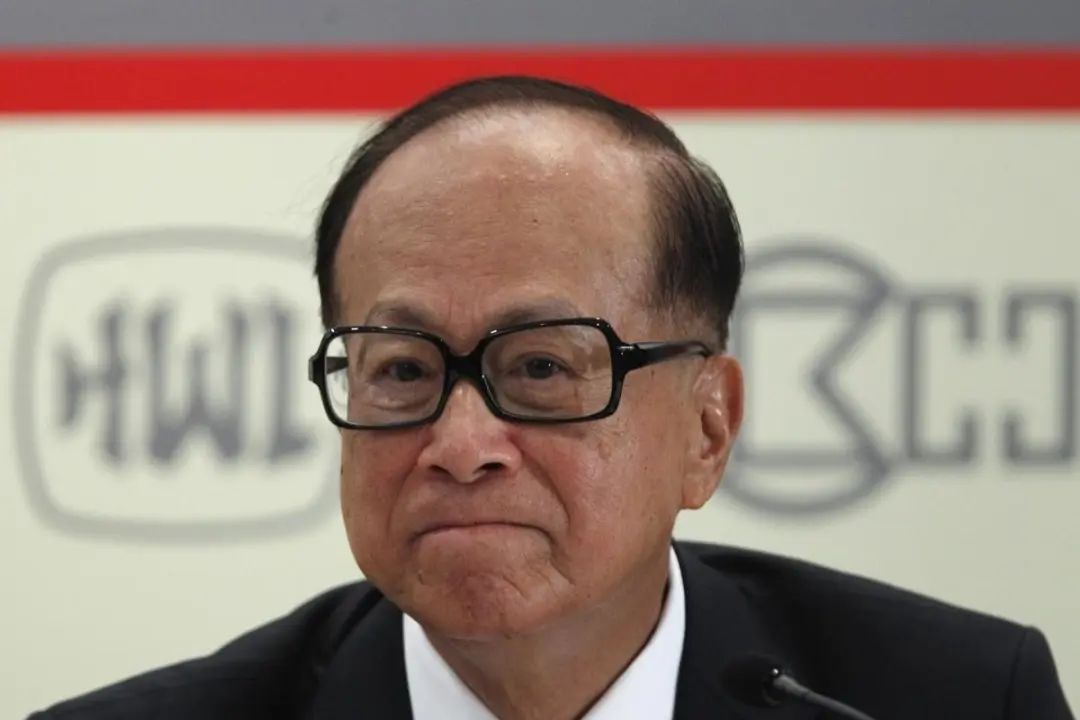拋售房產(chǎn)后，李嘉誠又回來抄底了，釋放了什么信號(hào)？