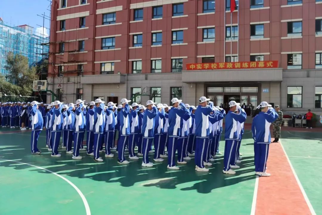 ③"校园之声"广播,开设了"历史的今天","中实好故事","即时新闻"等