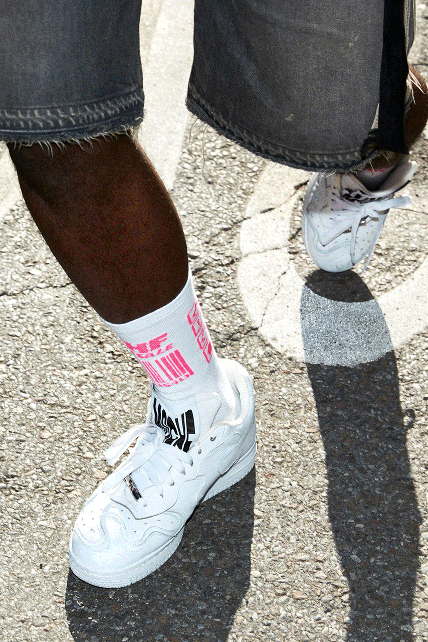 这个恶搞 nike 的「作死品牌」彻底火了!|撒旦|恶搞|圣水_新浪新闻