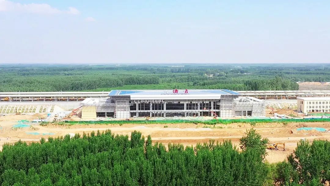 山东段新建站房4座,自东向西依次为长清站,茌平南站,聊城西站,莘县站