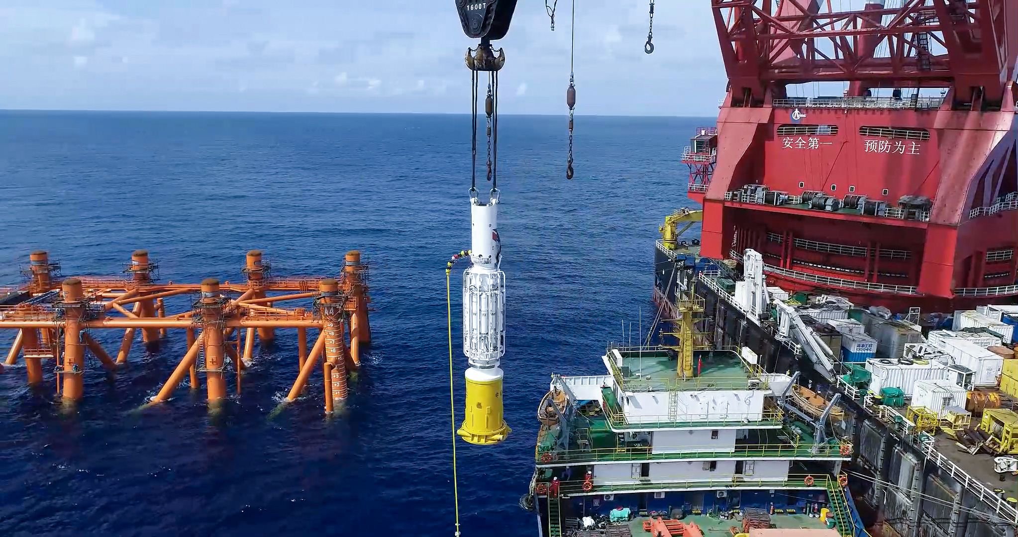 我国首台超深水打桩锤让海上平台站稳"脚跟"_新浪财经_新浪网