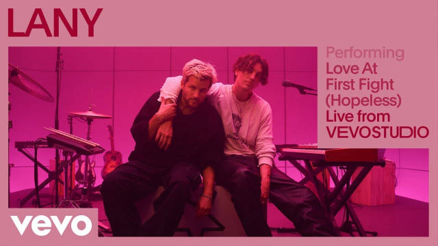 LANY 新单 VEVO表演现场释出 * LANY 将于 8月29号……|表演_新浪新闻