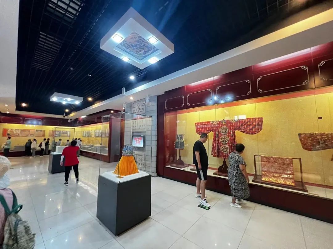 关注2023明文化论坛丨走进定陵博物馆,探寻文物背后的故事→|文物