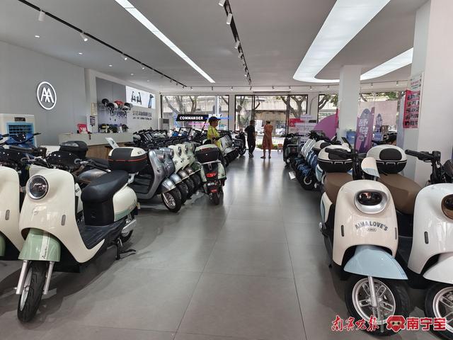 电动自行车两项新国标7月1日起实施,头盔标准空白被填补