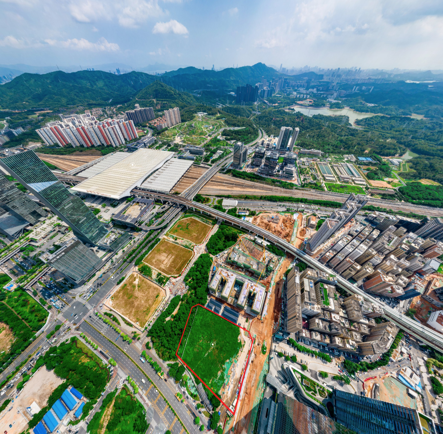 深超总居住用地时隔22年推出举牌百次成交 两宗地总成交价139.73亿元|深圳市|中海|华润|龙华区|居住用地出让_新浪新闻