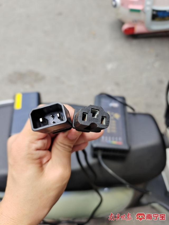 电动自行车两项新国标7月1日起实施,头盔标准空白被填补