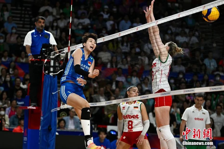 资料图:中国女排袁心玥扣球得分.李志华摄