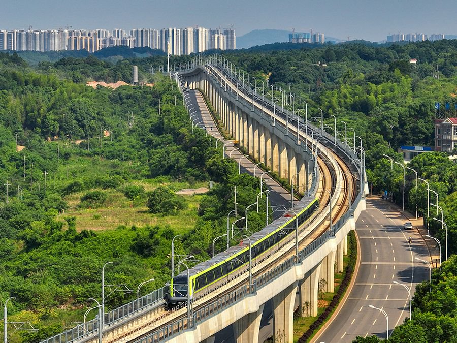 6月28日,地铁列车行驶在长株潭城轨西环线上.湖南省人民政府网站 图