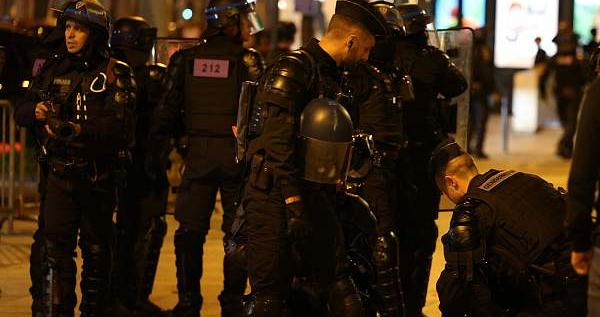 法国连续5天发生骚乱 7千名警察及宪兵被部署至巴黎