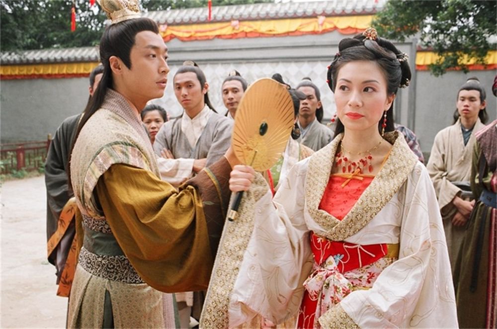 全家福(马浚伟饰)、连百合(张可颐饰)