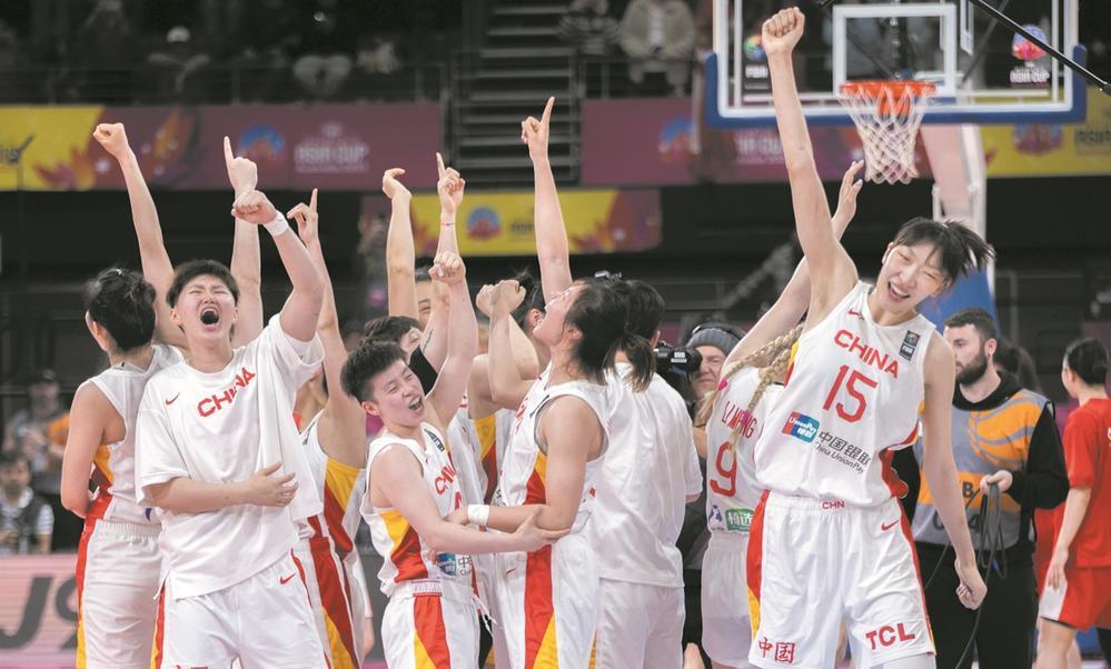 7月2日,中国队在夺冠后庆祝