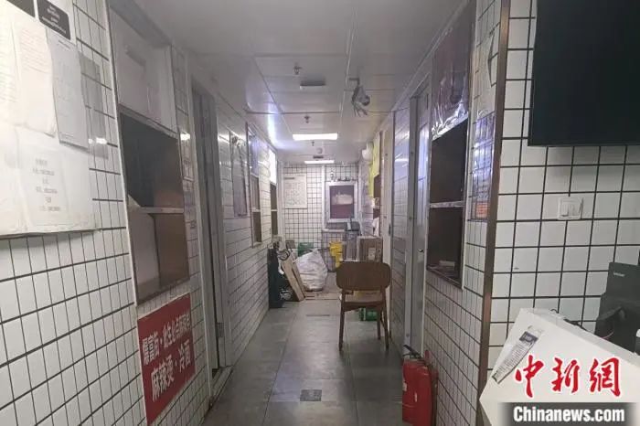 北京市朝阳区定福庄某处的“幽灵外卖”。左雨晴 摄