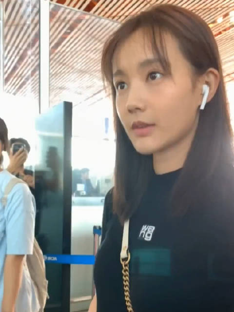 李一桐这才是纯素颜|李一桐_新浪新闻