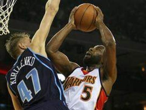NBA历史唯一一个外线盖帽王,他的锋线能力到底有多强?|犹他爵士队|nba|大前锋|小前锋|安德烈-基里连科_新浪新闻
