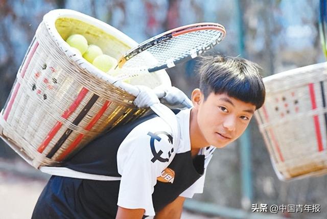"背篓少年"追梦网球:平均一天挥拍7000多次|网球_新浪财经_新浪网