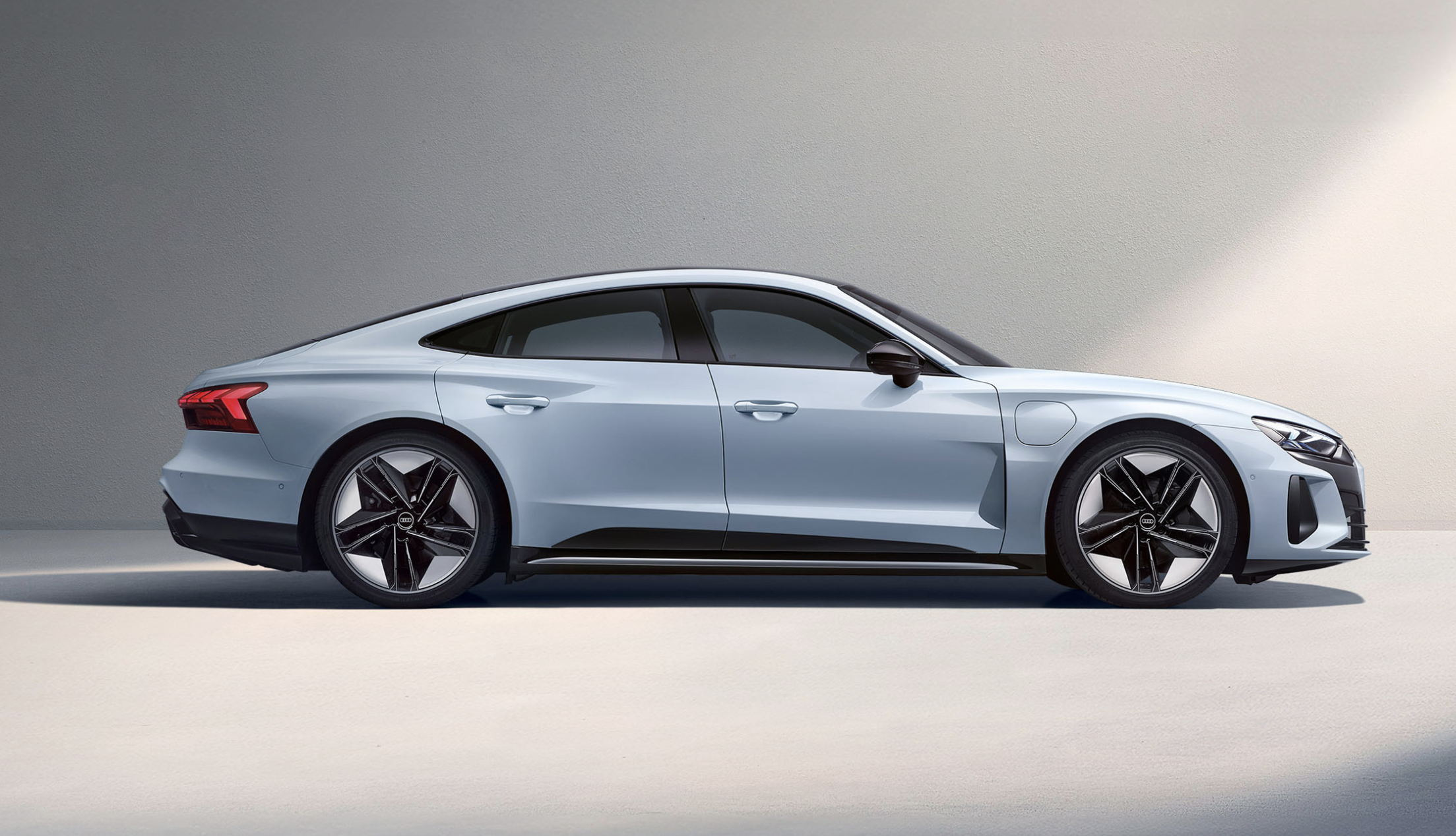 奥迪etrongt限量版开启预售10998万限量20台