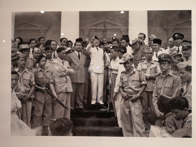 阿莱克斯•门杜，《苏加诺发表印尼独立演说》，1949年，印尼，ANTARA-IPPHOS 藏