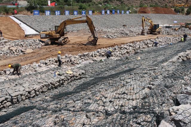 阳城:获泽河河道治理施工忙