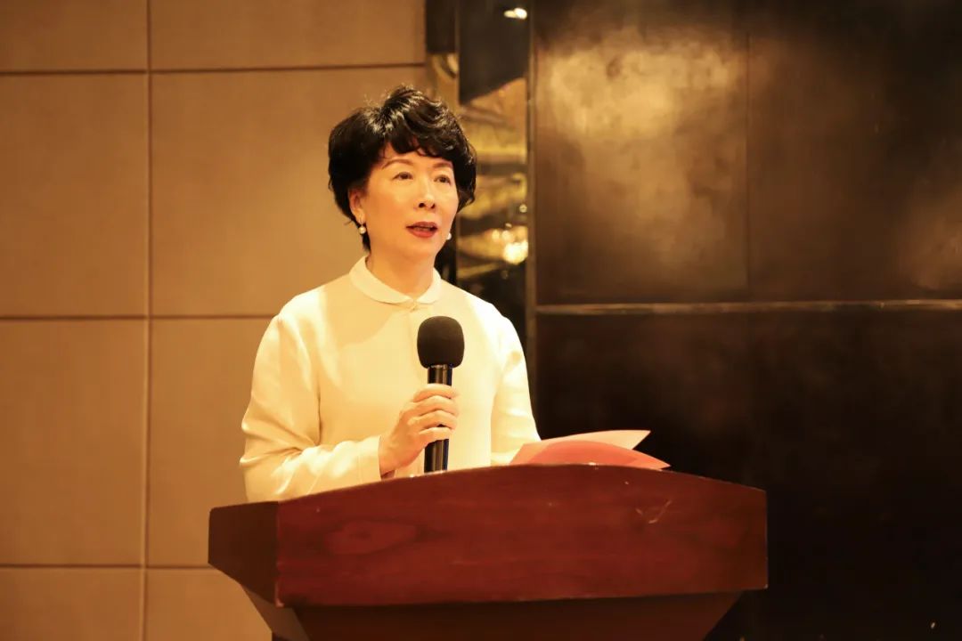 四川日报报业集团党委副书记,总经理潘梅