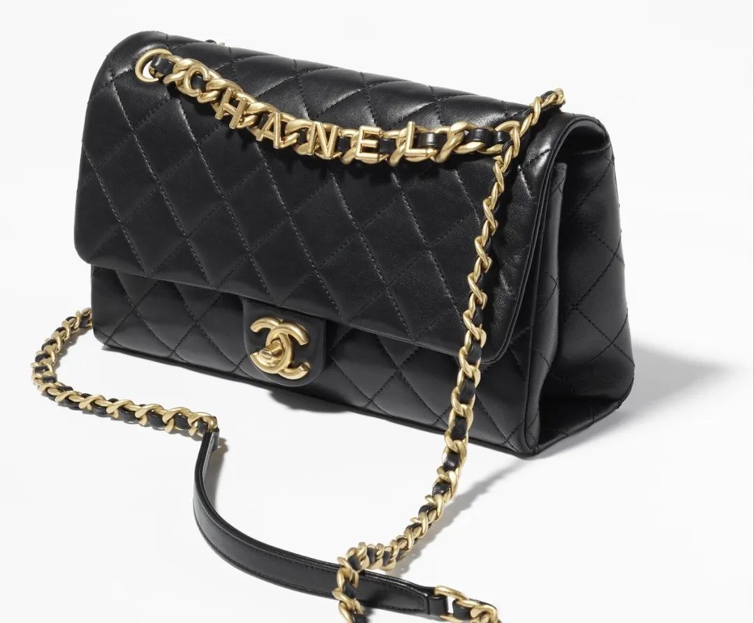 香奈儿经典翻盖手袋(图/chanel)