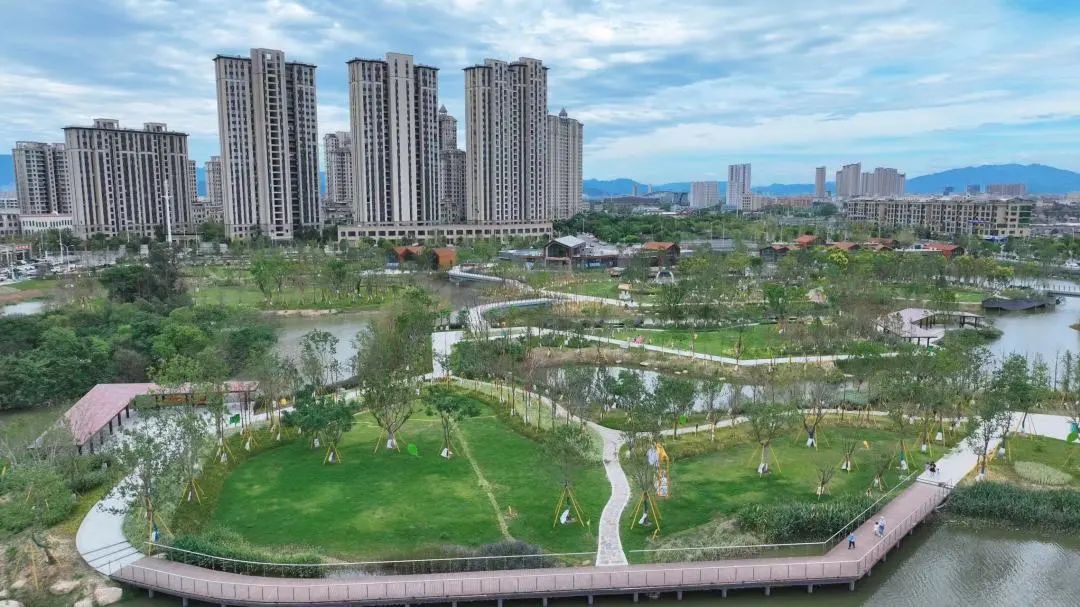 龙港城市湿地公园 池长峰 摄