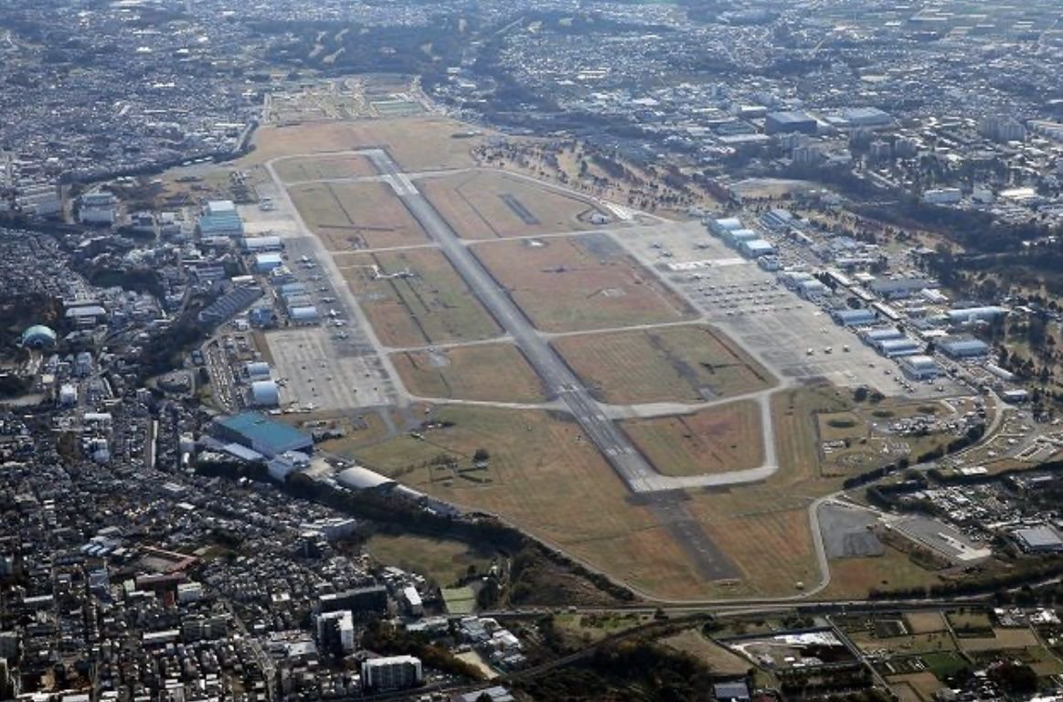日本神奈川县美军厚木基地(图片来源:《东京新闻》)