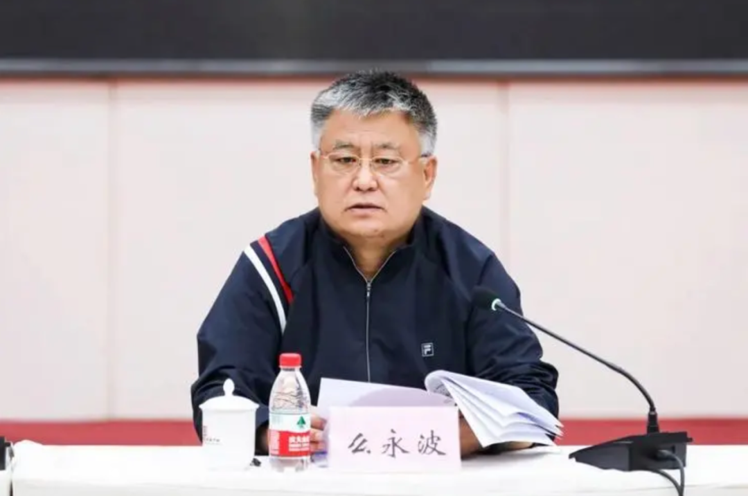 出任盟委委员,二连浩特市委书记,盟委委员,副盟长,盟委副书记,政法委