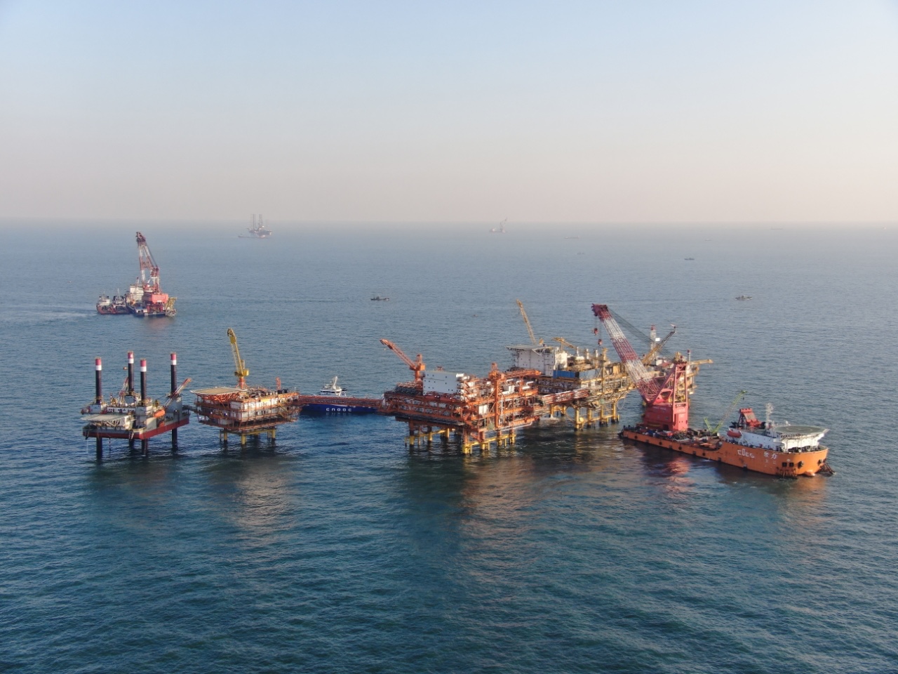 渤海亿吨级油田群垦利6-1全面投产_新浪财经_新浪网