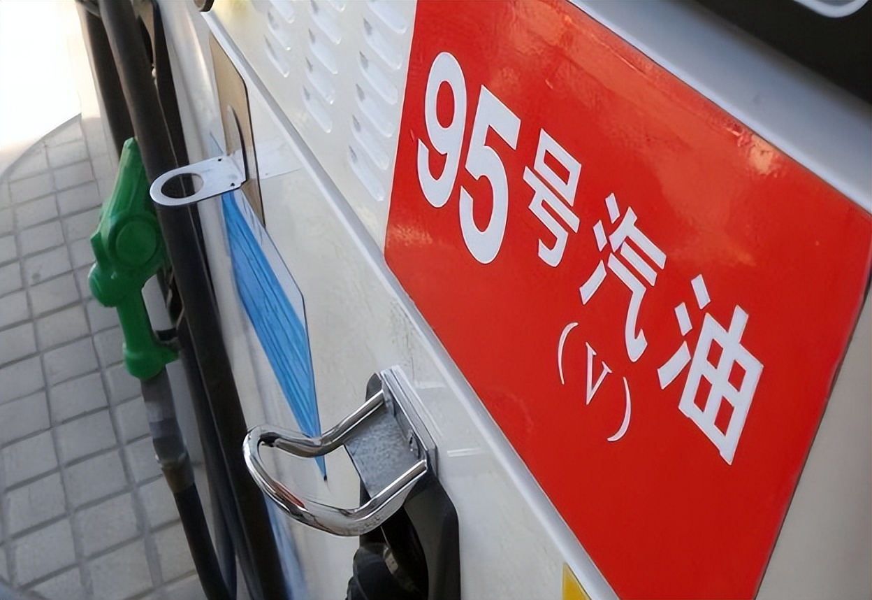 加92和95一年能差多少钱真的有必要加95号汽油么