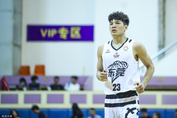 金融小子44亿买首富命根子，三步截胡两大巨头，影院帝国换新主v8.4.5 官方安卓版