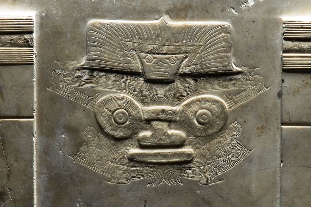 鉴赏|直面五千多年前的人首陶瓶与玉人,玉鹰