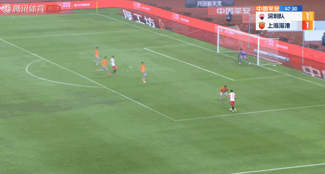 武磊横敲，奥斯卡进球。