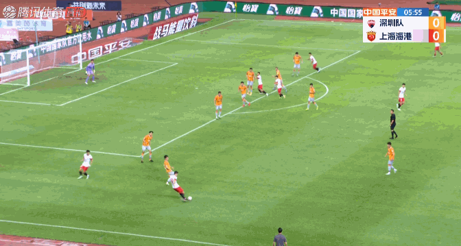 上半场第6分钟，奥斯卡精准制导，王燊超头球破门。