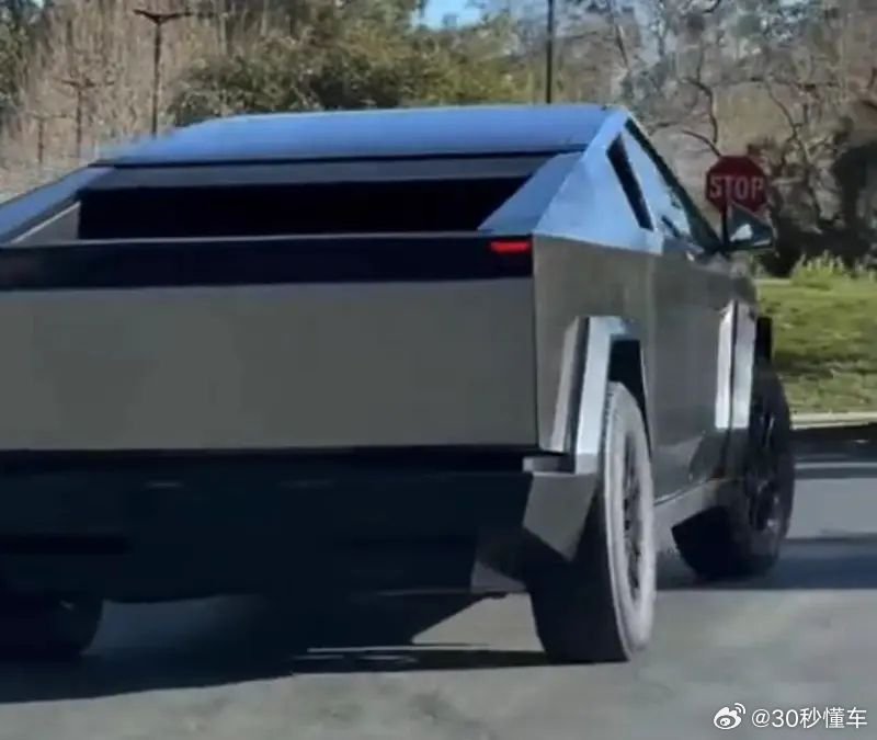 Cybertruck最新测试车曝光 近日……-新浪汽车
