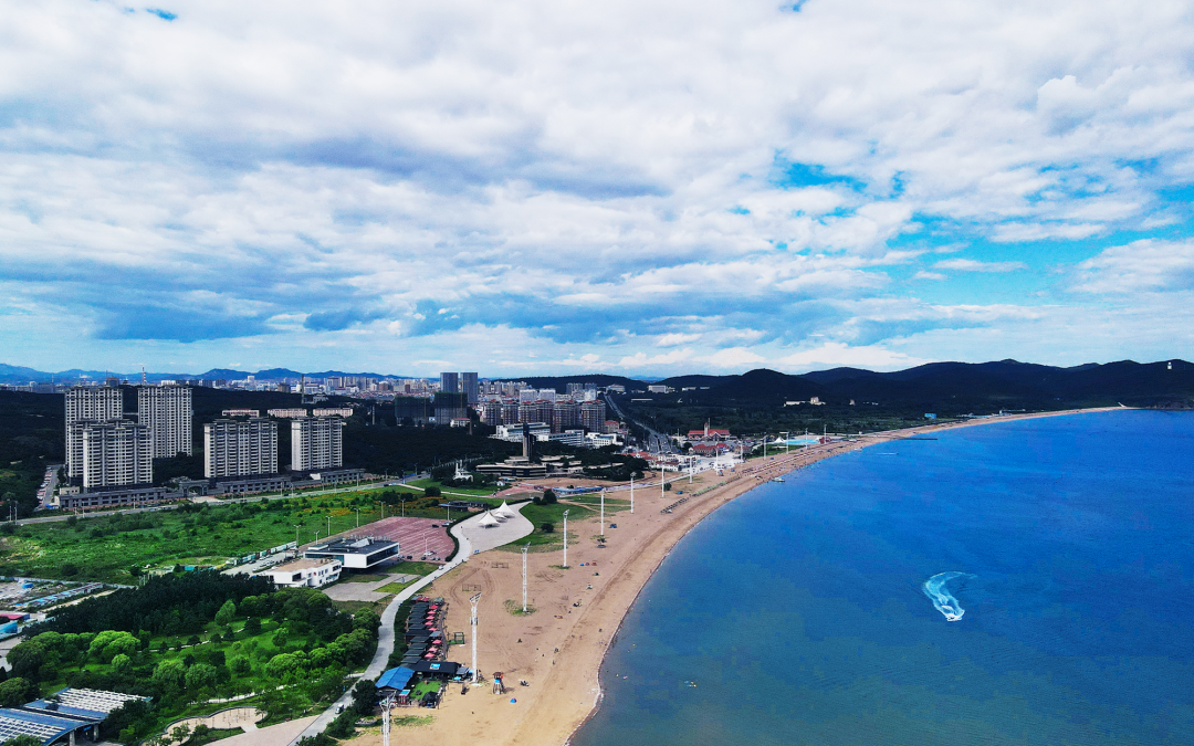 葫芦岛市龙湾海滨沿岸风光旖旎. 特约记者 田嘉 摄