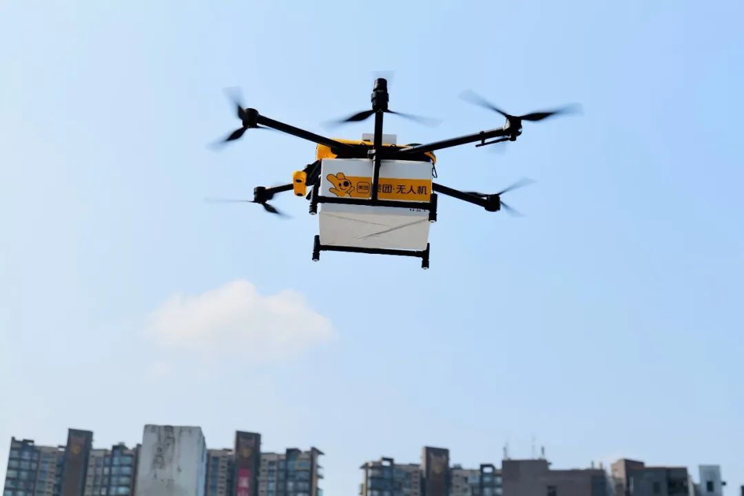 美团城市低空物流无人机获准在深圳试运行。图片来源：视觉中国