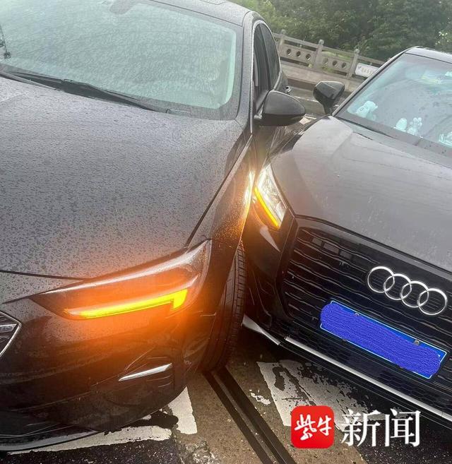 图为两车相撞的现场