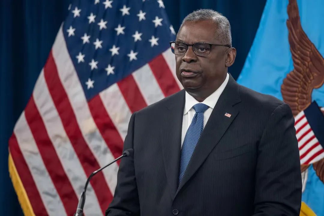 美国防长奥斯汀当地时间18日在记者会上发言,图自美国国防部网站