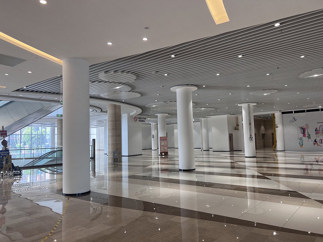 东方渔人码头商场内景 本文图片均为 澎湃新闻记者 鞠文韬 图