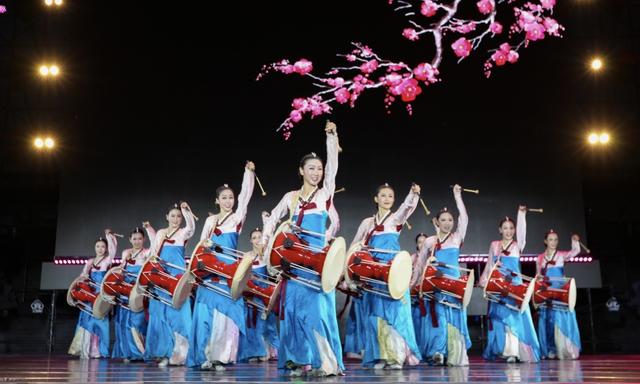 "精彩夜吉林"上演多彩朝鲜族歌舞|延边朝鲜族自治州_新浪财经_新浪网