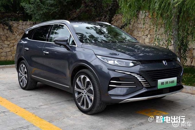 比亚迪新腾势x街拍曝光!车身加长,卖25.98万能火吗?-新浪汽车