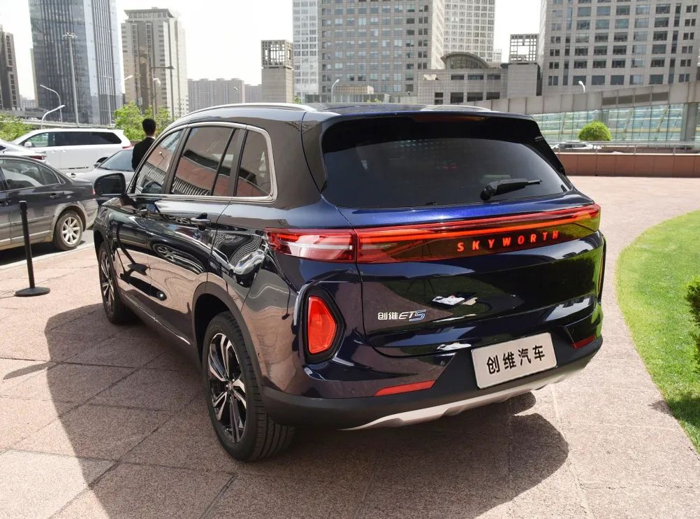 skywell创维汽车展台et5.图源/网络
