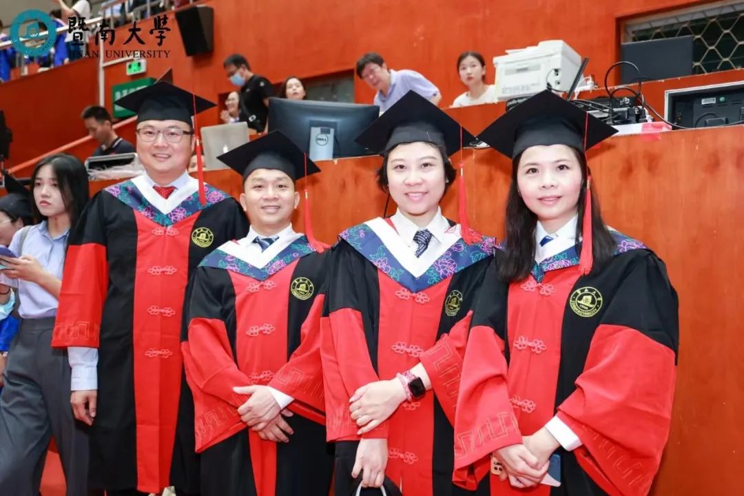 暨南大学博士毕业生高校以全链条,多举措保证研究生学位质量记者采访