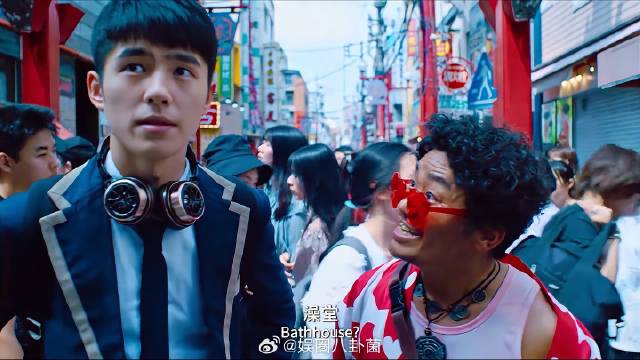 听到澡堂,唐仁问正规吗,秦风无语你去过不正规的|唐仁|秦风|唐人街探案_新浪新闻